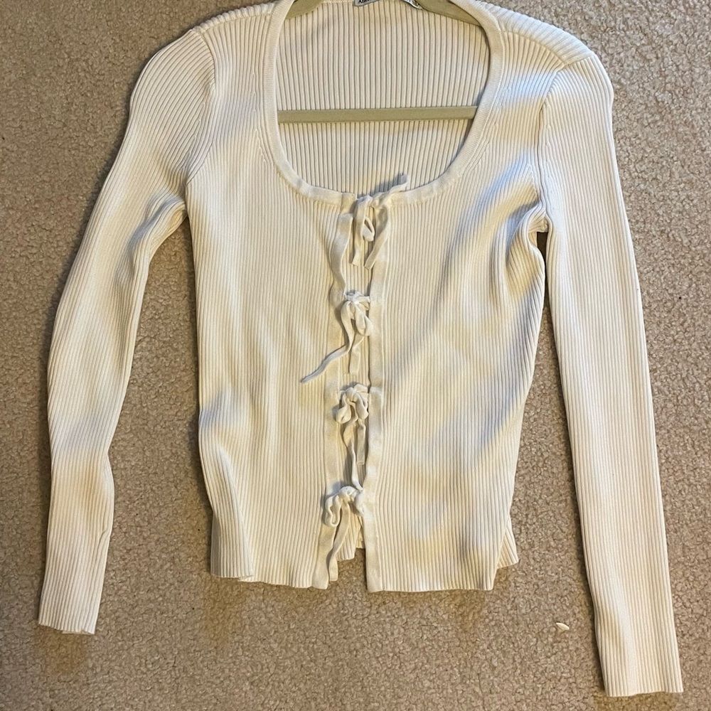 Abercrombie & Fitch Cream Ribbed Tie-Front Blouse